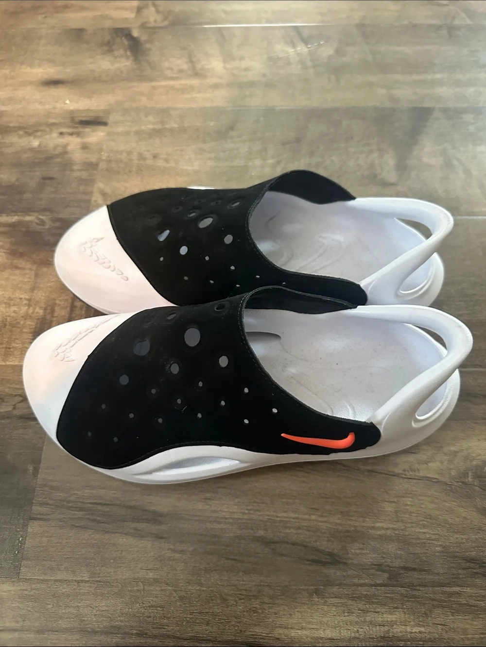 Nike Aqua Swoosh, sandal, size 6